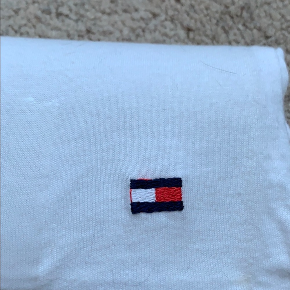 Tommy Hilfiger plain white T-shirt with TH logo - Picture 2 of 4